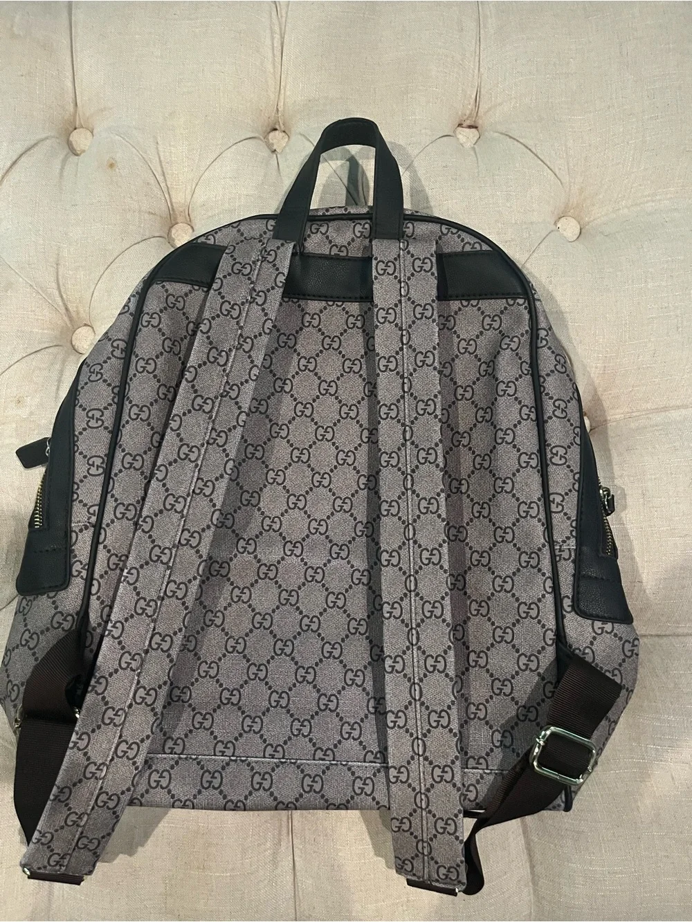 Gucci classic gg